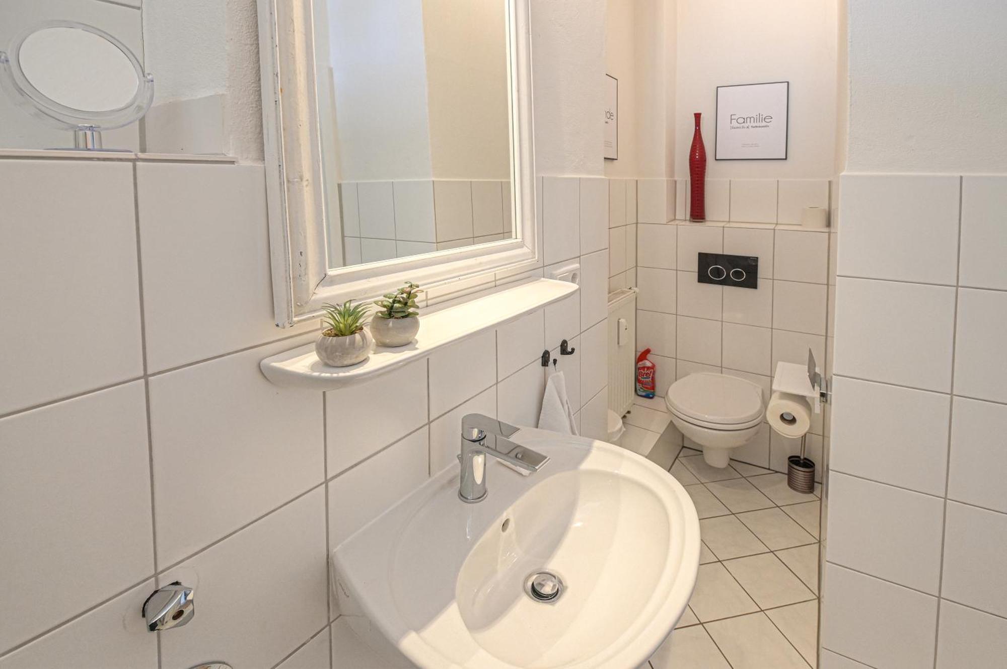 Mittendrin - Apartment Mit 2 Balkonen Sehr Zentral Flensburg Exterior foto